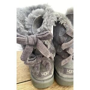 UGG Australia Classic Short Bow Boots - Gray 7